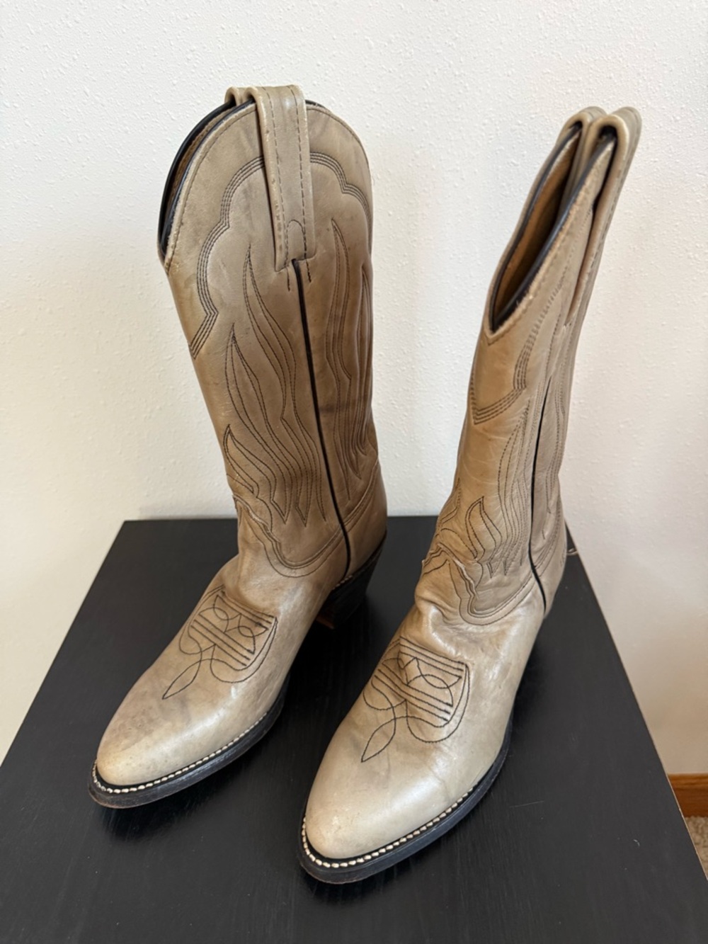 Vintage Frye Western Boots Gray Taupe Leather Cowboy Boots Made USA Women’s 6.5B - Picture 2 of 13